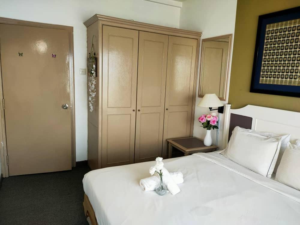 Beachfront Full Sea Penang Tanjung Bungah  Exterior photo