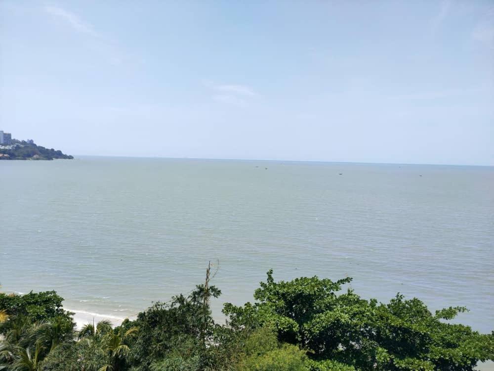 Beachfront Full Sea Penang Tanjung Bungah  Exterior photo
