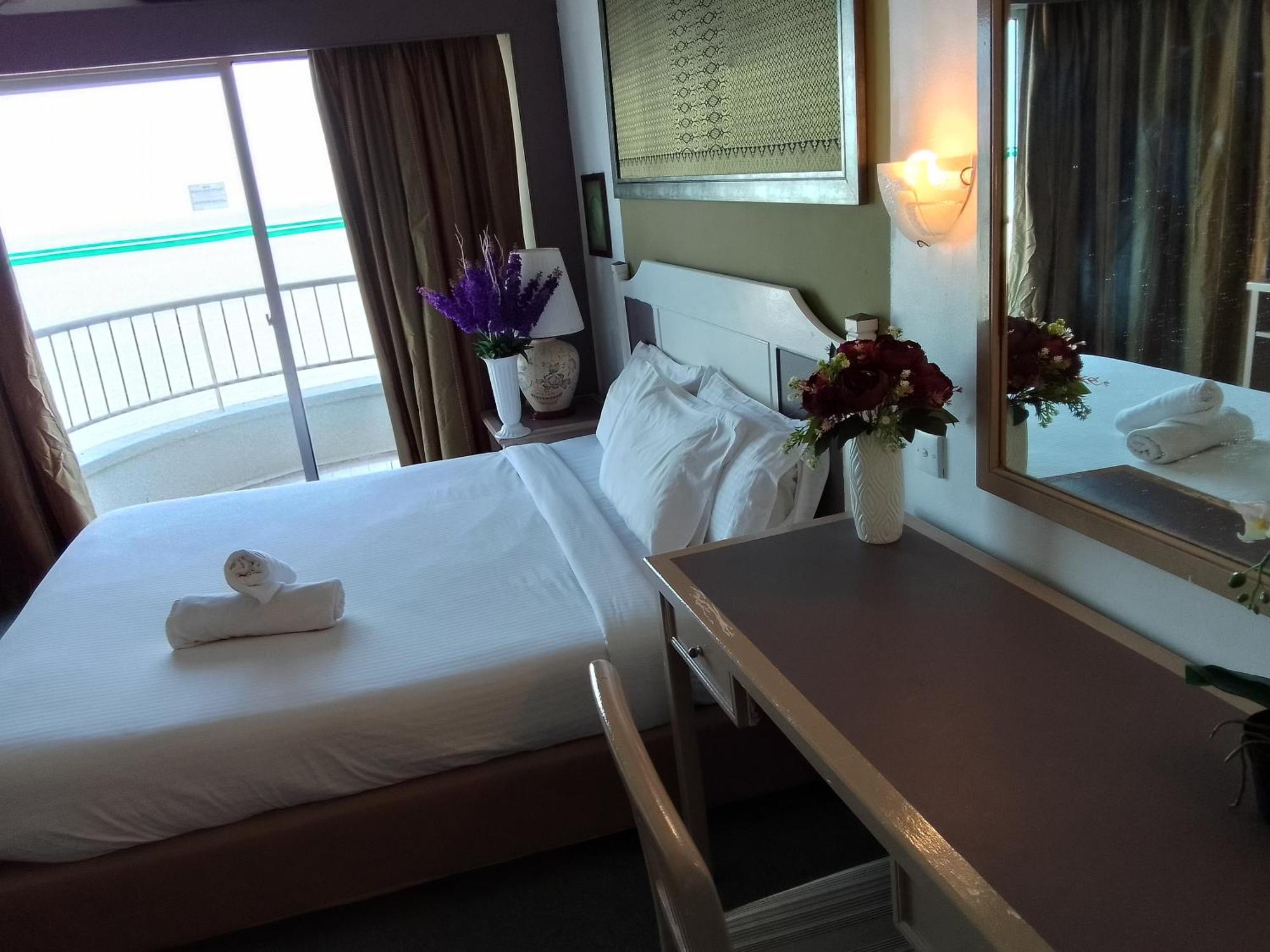 Beachfront Full Sea Penang Tanjung Bungah  Exterior photo